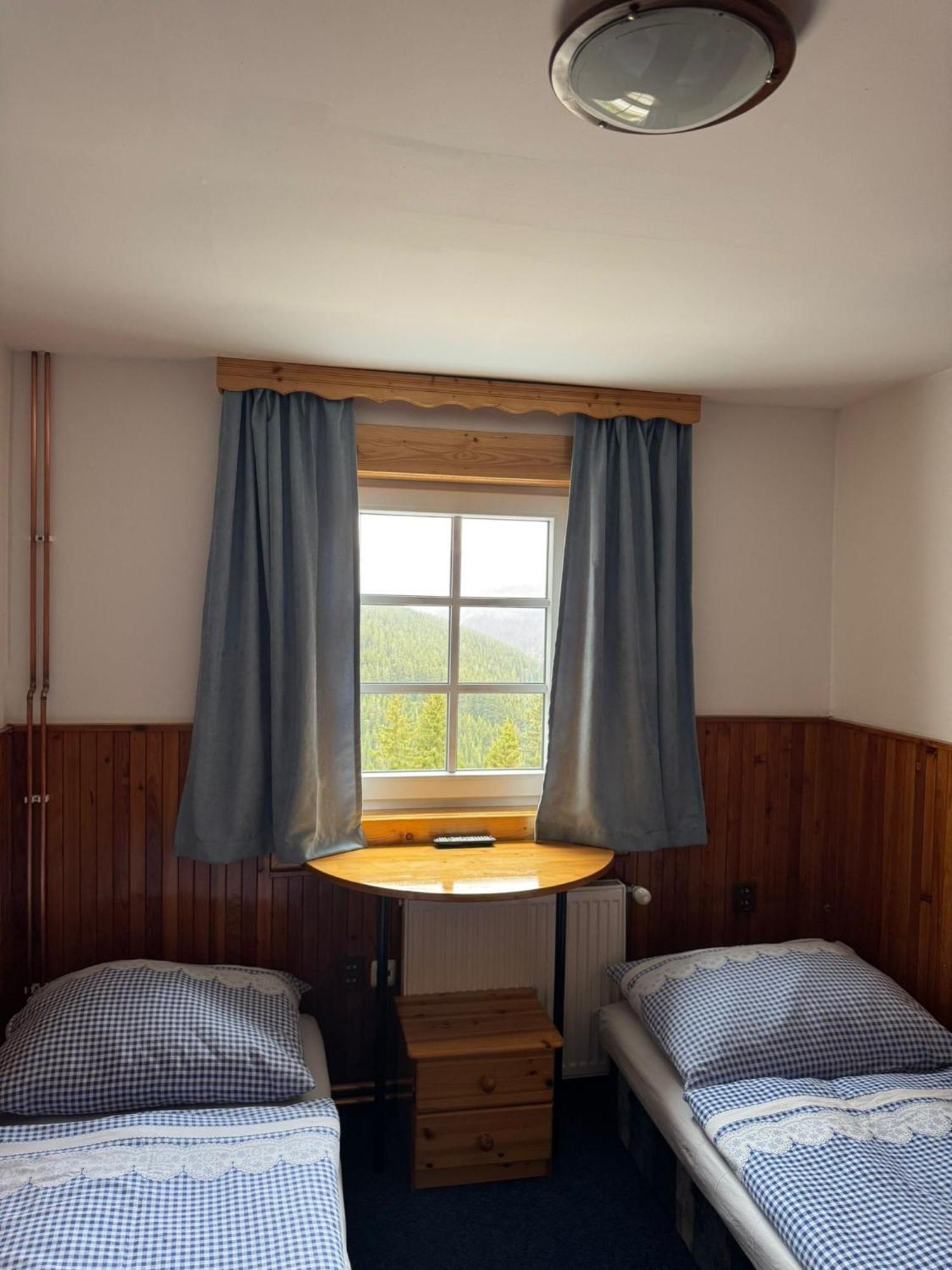 Bila Labut Horsky Hotylek Hotel Pec pod Snezkou Cameră foto